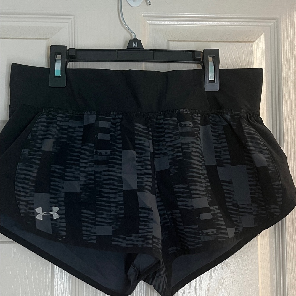 Under Armour Women's Patterned Black Athletic Shorts